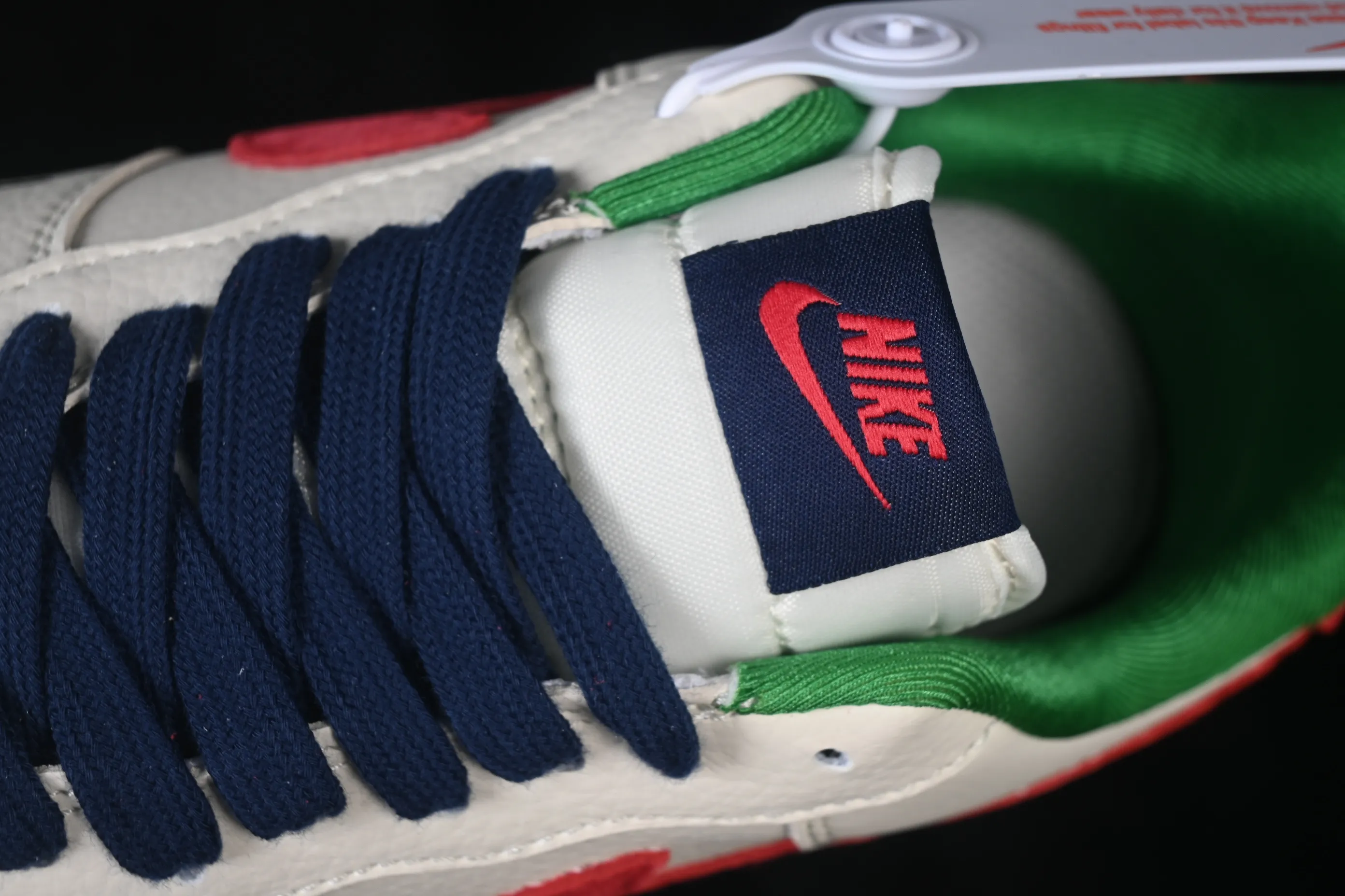 All categories Nk Air Force 1 Air Force series Nk Air Force 1 Low Air Force low-top Nike Air Force 1'07 Low beige red and green Air Force 1 low-top casual sneakers FV3694-108
